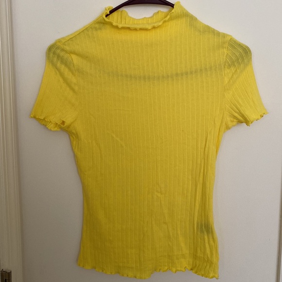 Tops - 🌻 5/$15 Lettuce Trim Yellow T Shirt